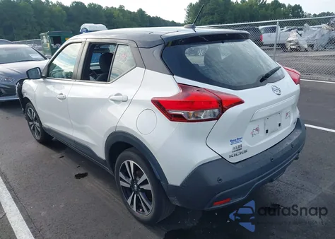 2020 Nissan Kicks Sv Xtronic Cvt z USA, uszkodzony, nr VIN 3N1CP5CV8LL543751